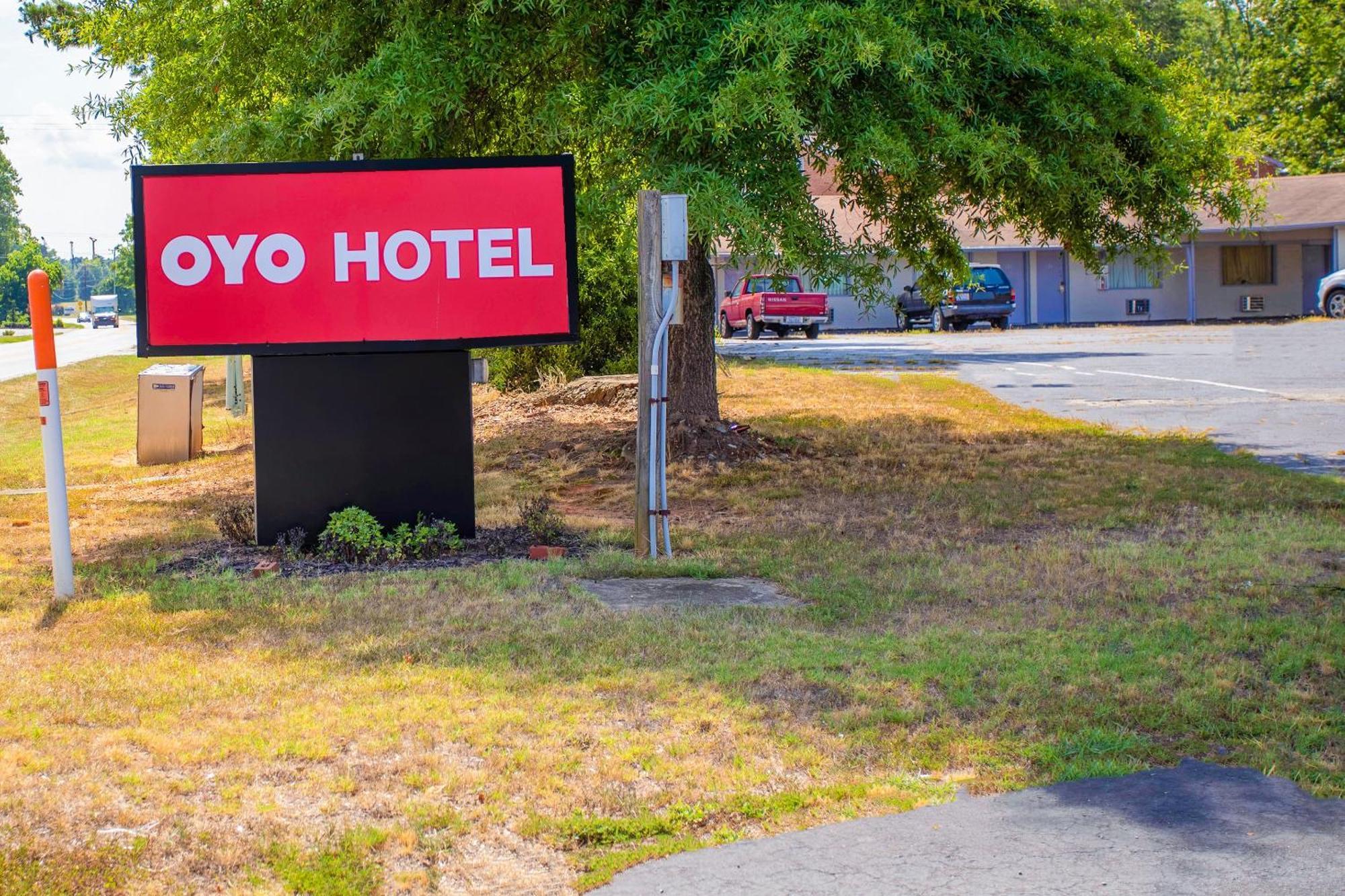 Oyo Inn קרנרסוויל מראה חיצוני תמונה